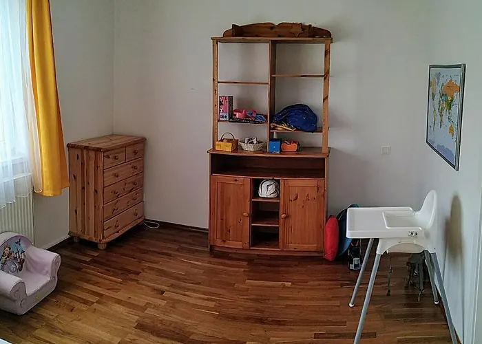 Apartment Family-friendly Flat With Balcony